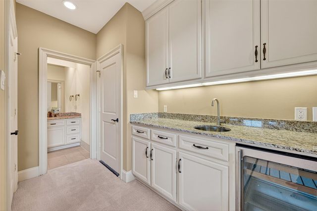 2400 Avalon Place, Houston, TX 77019