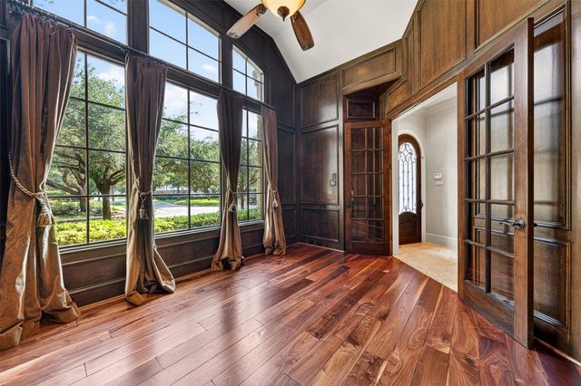 2400 Avalon Place, Houston, TX 77019