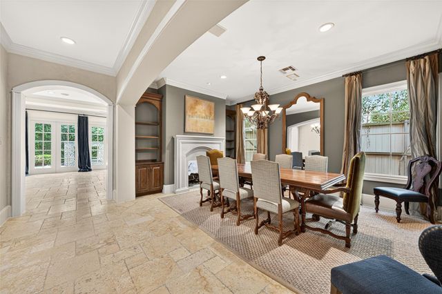2400 Avalon Place, Houston, TX 77019