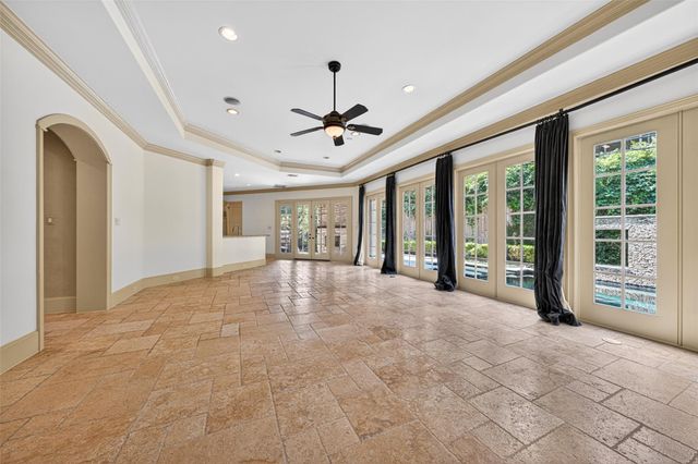 2400 Avalon Place, Houston, TX 77019