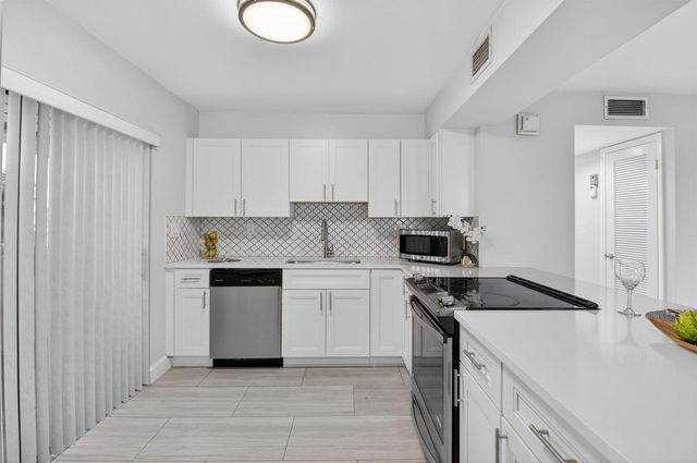 450 Piedmont J, Delray Beach, FL 33484