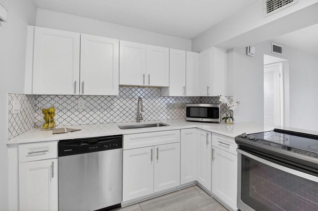 450 Piedmont J, Delray Beach, FL 33484