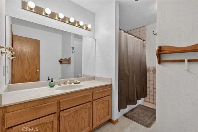 1039 Lausanne, Crestline, CA 92325