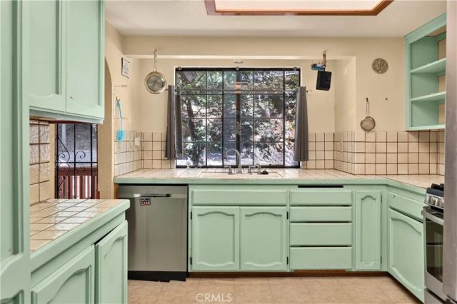 1039 Lausanne, Crestline, CA 92325