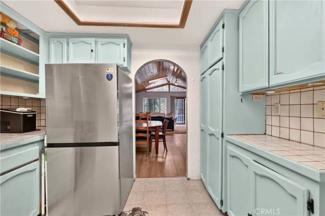 1039 Lausanne, Crestline, CA 92325