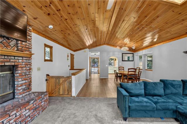 1039 Lausanne, Crestline, CA 92325