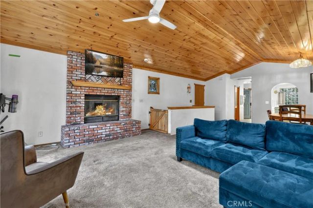 1039 Lausanne, Crestline, CA 92325