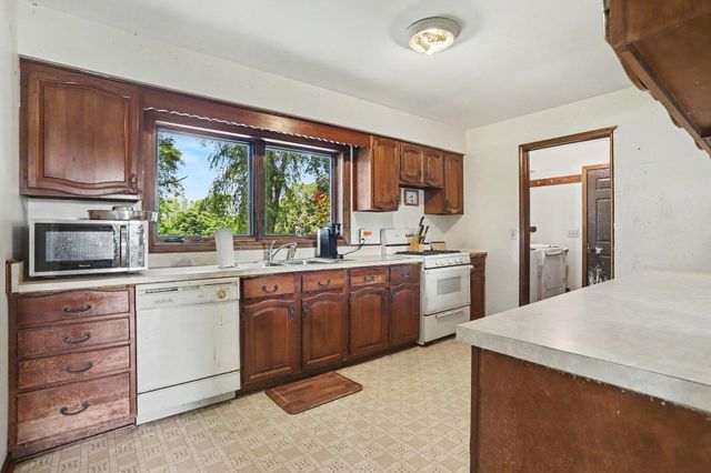 61916 Camel Bay Drive, Sturgis, MI 49091