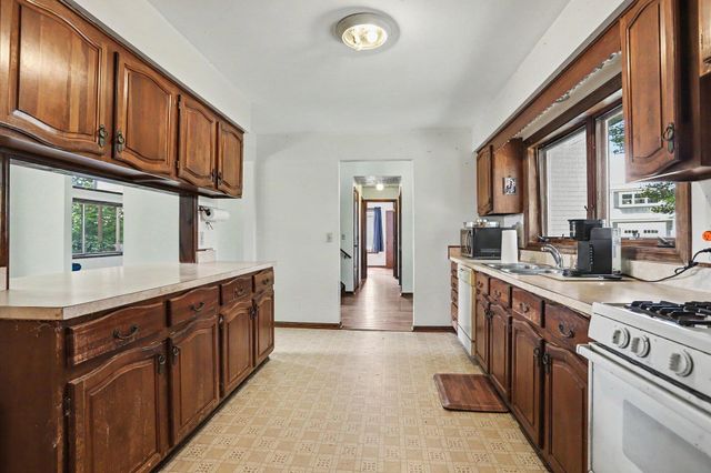 61916 Camel Bay Drive, Sturgis, MI 49091