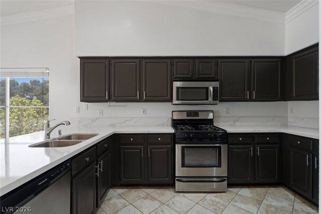 4941 Black Bear Road 204, Las Vegas, NV 89149