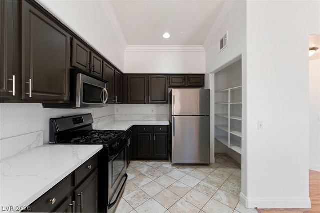 4941 Black Bear Road 204, Las Vegas, NV 89149