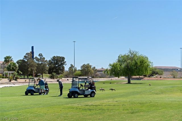 4941 Black Bear Road 204, Las Vegas, NV 89149