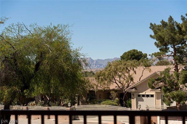 4941 Black Bear Road 204, Las Vegas, NV 89149