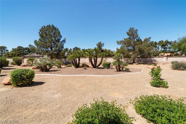 4941 Black Bear Road 204, Las Vegas, NV 89149