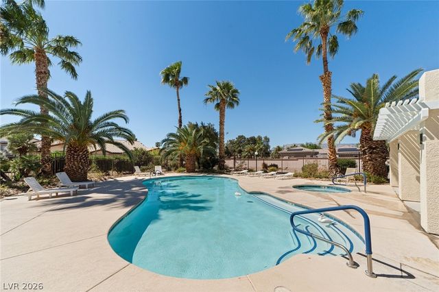 4941 Black Bear Road 204, Las Vegas, NV 89149