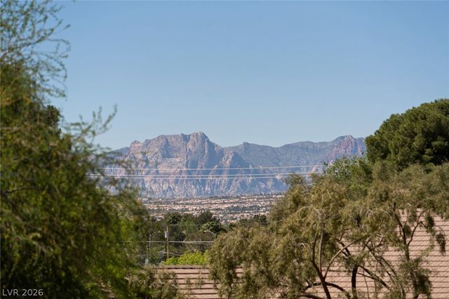 4941 Black Bear Road 204, Las Vegas, NV 89149