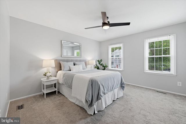 5446 LIGHTHOUSE LN, Burke, VA 22015