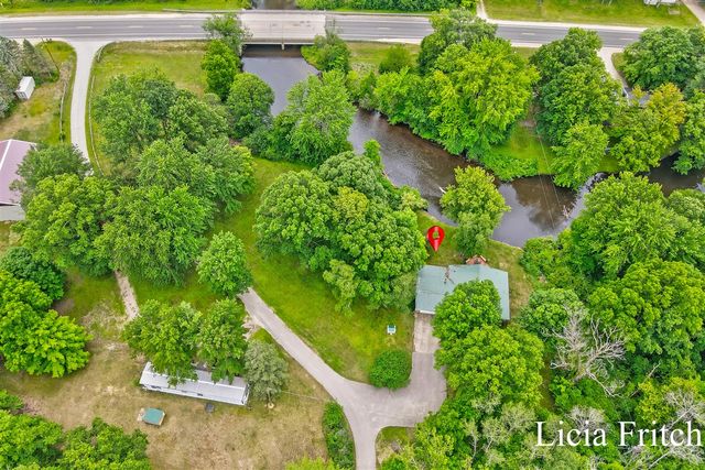 9016 E M 20, Hesperia, MI 49421