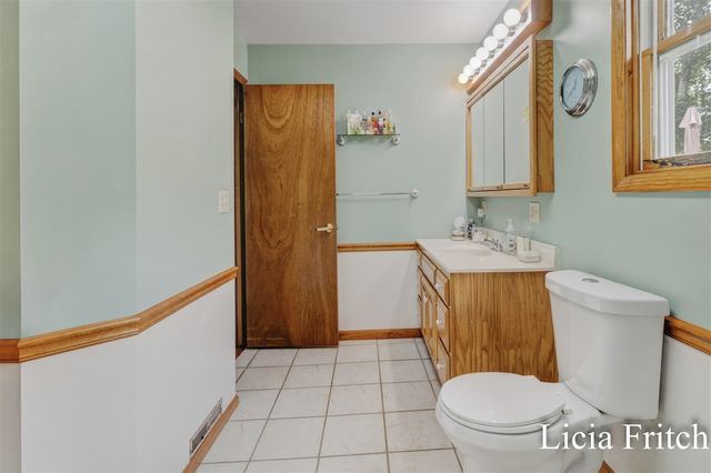 9016 E M 20, Hesperia, MI 49421
