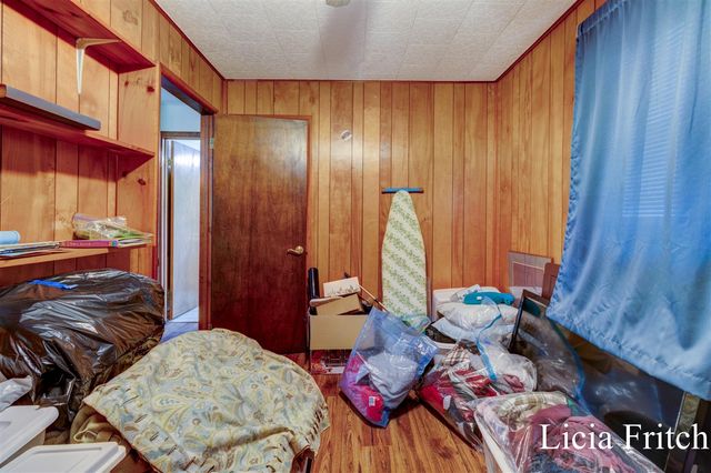 9016 E M 20, Hesperia, MI 49421