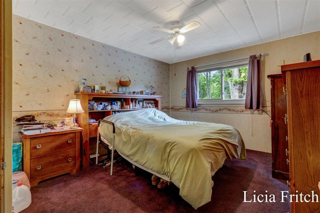 9016 E M 20, Hesperia, MI 49421