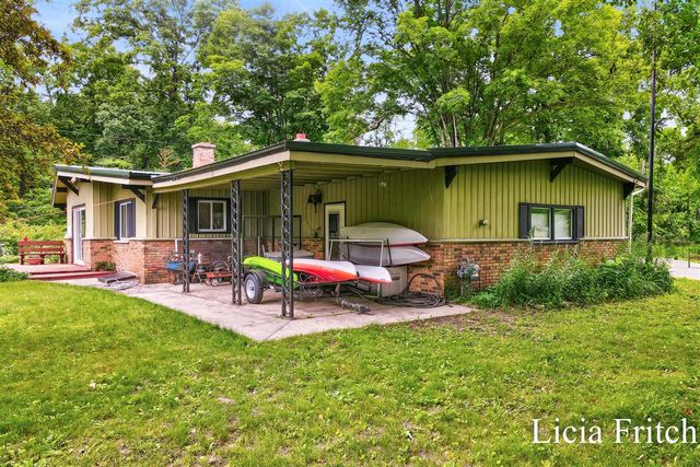 9016 E M 20, Hesperia, MI 49421