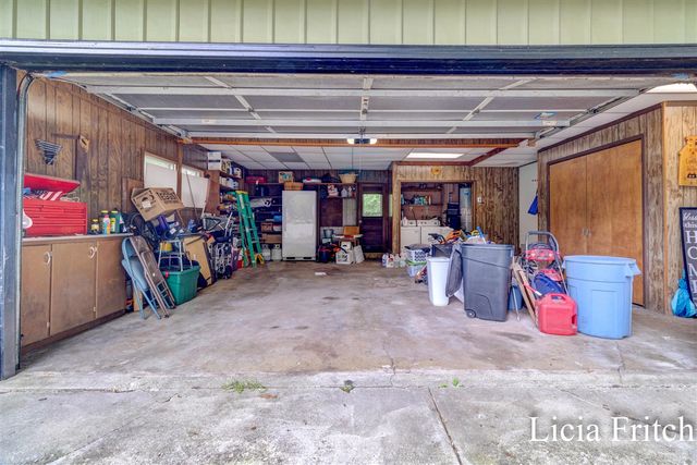 9016 E M 20, Hesperia, MI 49421