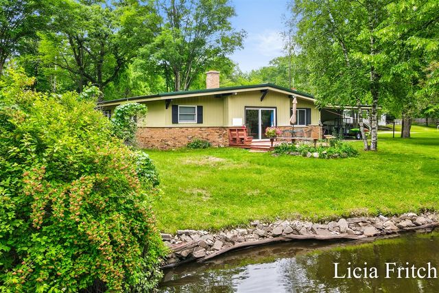 9016 E M 20, Hesperia, MI 49421