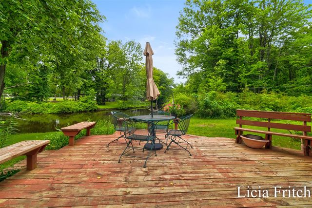 9016 E M 20, Hesperia, MI 49421