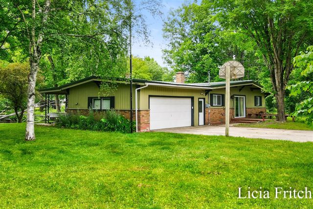 9016 E M 20, Hesperia, MI 49421