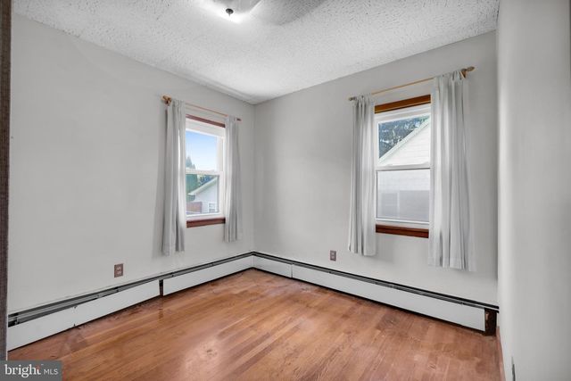 418 S 4TH ST, Emmaus, PA 18049