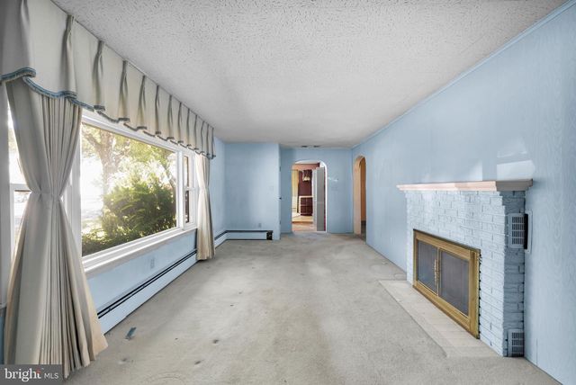 418 S 4TH ST, Emmaus, PA 18049