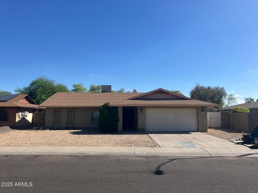 5553 W Hartford Avenue, Glendale, AZ 85308