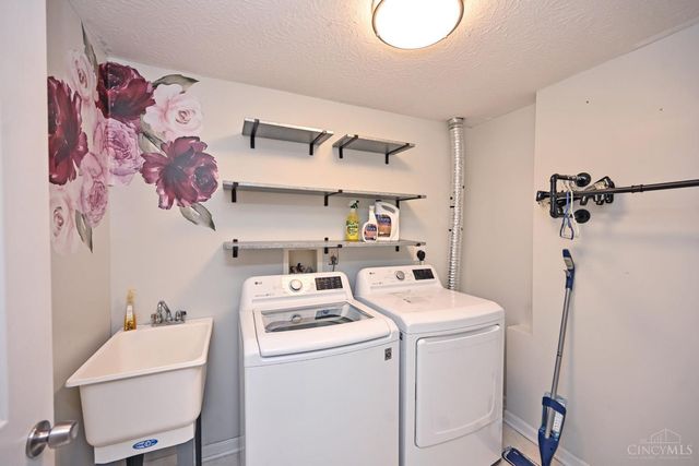 250 Postoak Lane, Milford, OH 45150