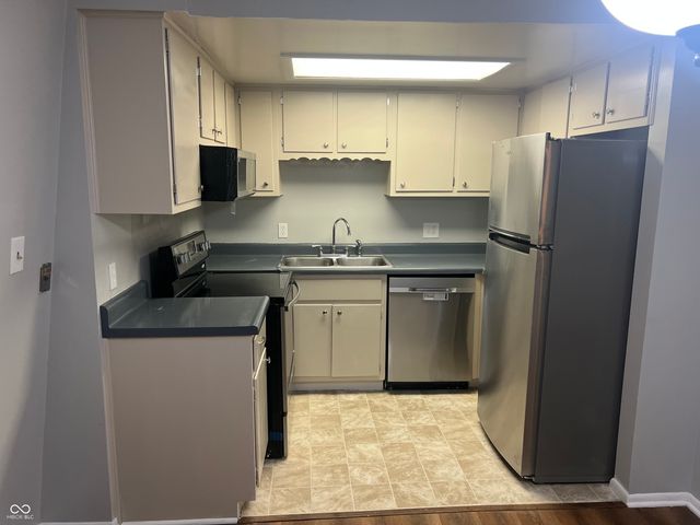 311 Elmead Court 2015, Greenwood, IN 46142