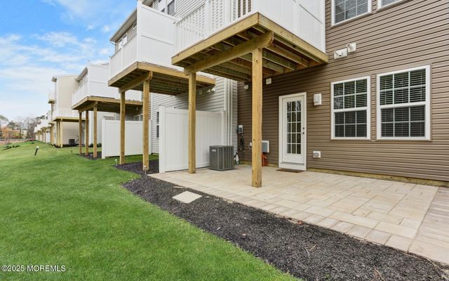 146 Waypoint Drive 2004, Eatontown, NJ 07724