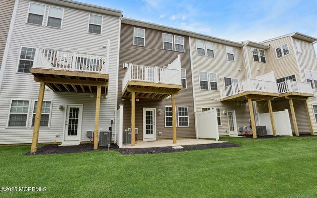 146 Waypoint Drive 2004, Eatontown, NJ 07724