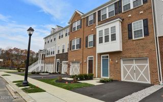 146 Waypoint Drive 2004, Eatontown, NJ 07724