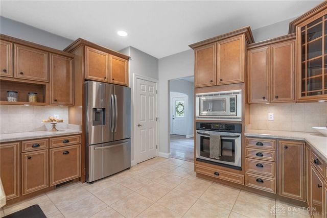1377 Timshel Street, Sugarcreek Twp, OH 45440