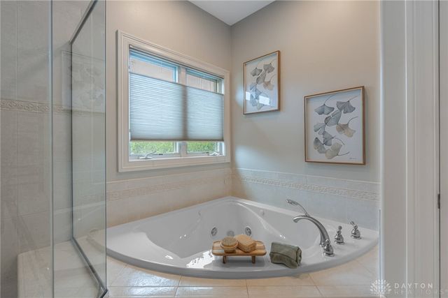 1377 Timshel Street, Sugarcreek Twp, OH 45440