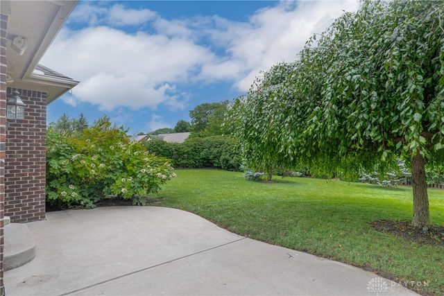 1377 Timshel Street, Sugarcreek Twp, OH 45440