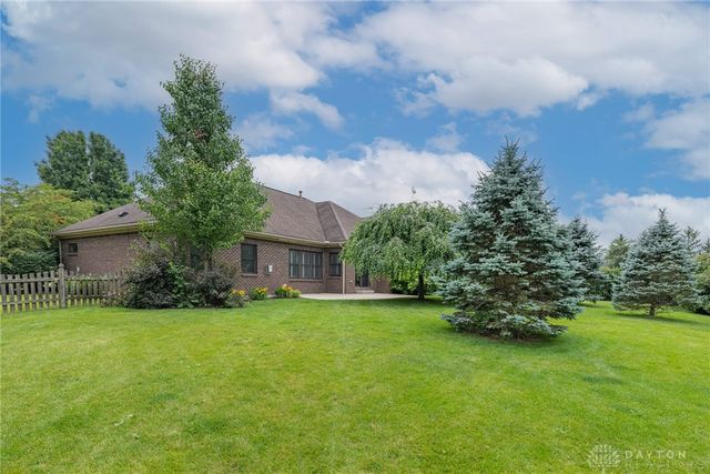 1377 Timshel Street, Sugarcreek Twp, OH 45440