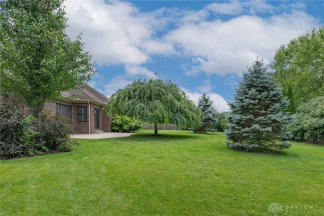 1377 Timshel Street, Sugarcreek Twp, OH 45440