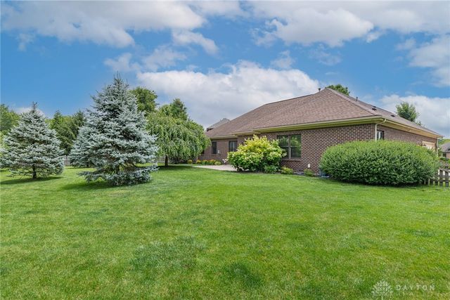 1377 Timshel Street, Sugarcreek Twp, OH 45440