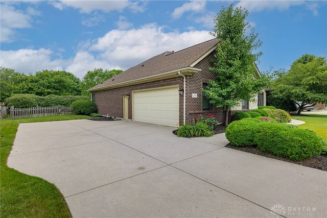 1377 Timshel Street, Sugarcreek Twp, OH 45440