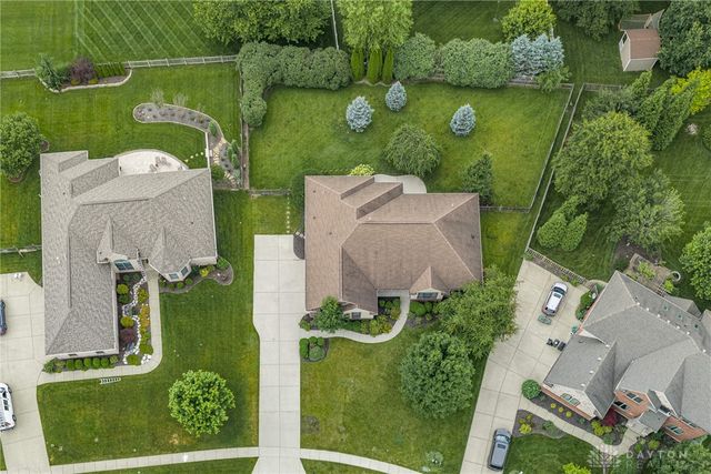 1377 Timshel Street, Sugarcreek Twp, OH 45440