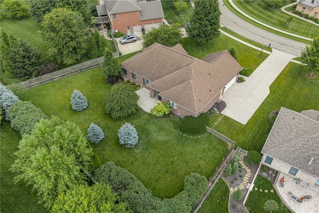 1377 Timshel Street, Sugarcreek Twp, OH 45440
