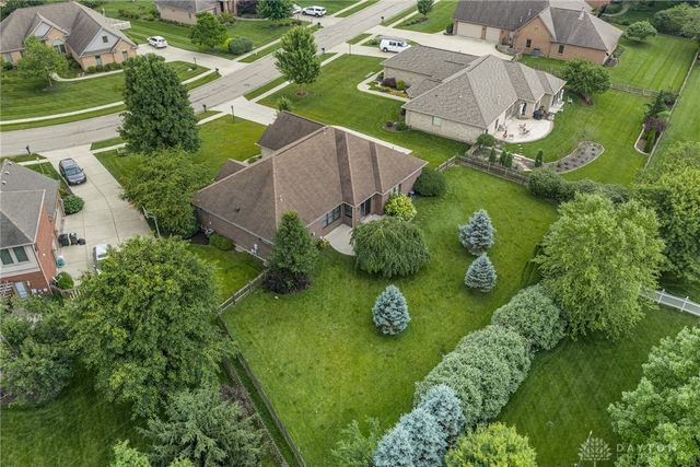 1377 Timshel Street, Sugarcreek Twp, OH 45440