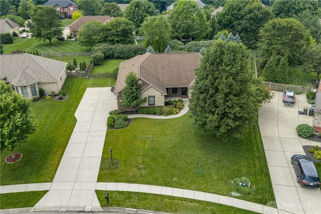 1377 Timshel Street, Sugarcreek Twp, OH 45440