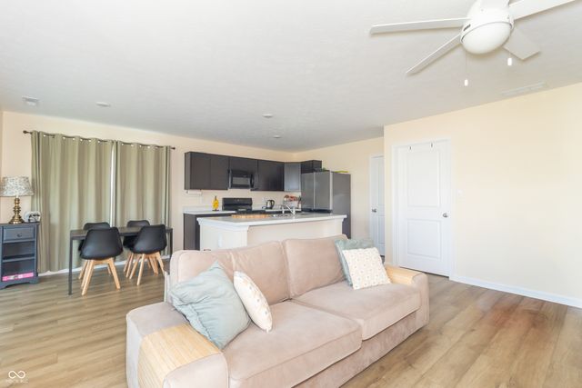 308 Briar Path Drive, Greenfield, IN 46140